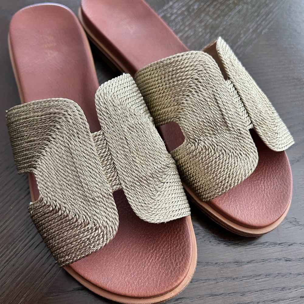 Mia Women's Woven Slide Sandals